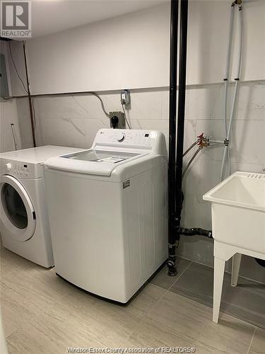 8324 Gregory Place, Windsor, ON - Indoor Photo Showing Laundry Room