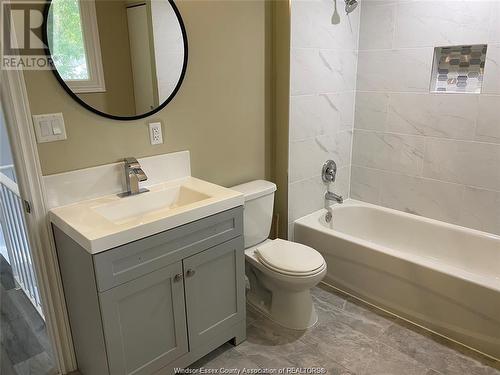 8324 Gregory Place, Windsor, ON - Indoor Photo Showing Bathroom