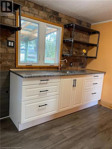 Eat-in Kitchen - 35 Canal Bank Road, Port Colborne, ON - Indoor Photo Showing Kitchen