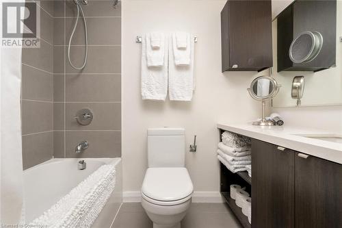 155 Yorkville Avenue Unit# 1012, Toronto, ON - Indoor Photo Showing Bathroom