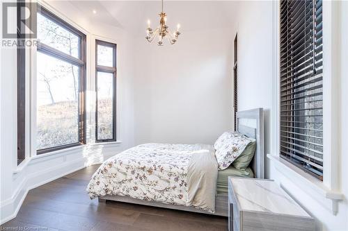 1250 Lakeshore Road W, St. Catharines, ON - Indoor Photo Showing Bedroom