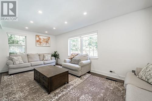 704 Old Dundas Road, Hamilton, ON - Indoor Photo Showing Living Room