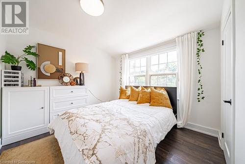 704 Old Dundas Road, Hamilton, ON - Indoor Photo Showing Bedroom