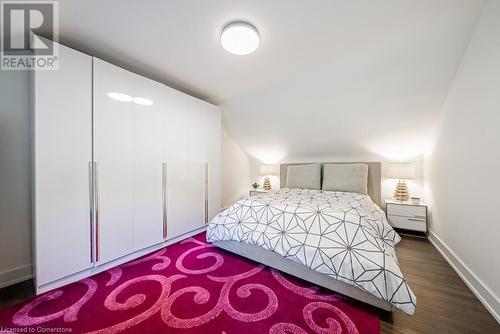 704 Old Dundas Road, Hamilton, ON - Indoor Photo Showing Bedroom