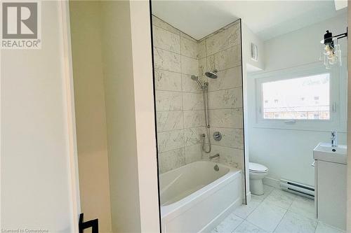 461 King Street E, Hamilton, ON - Indoor Photo Showing Bathroom