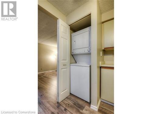 266 Overlea Drive Unit# 302, Kitchener, ON - Indoor Photo Showing Laundry Room