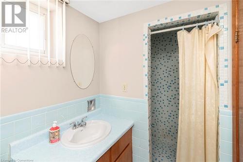 111 Nugent Drive, Hamilton, ON - Indoor Photo Showing Bathroom