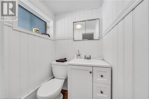 3542 Fifteenth Street, Lincoln, ON - Indoor Photo Showing Bathroom