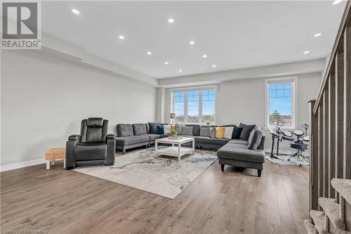 110 Hibiscus Lane, Hamilton, ON - Indoor Photo Showing Living Room