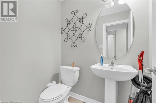 110 Hibiscus Lane, Hamilton, ON - Indoor Photo Showing Bathroom