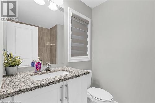 110 Hibiscus Lane, Hamilton, ON - Indoor Photo Showing Bathroom