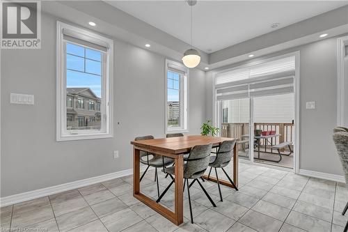 110 Hibiscus Lane, Hamilton, ON - Indoor Photo Showing Dining Room