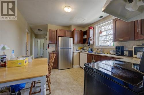 17 West 3Rd Street, Hamilton, ON - Indoor Photo Showing Kitchen