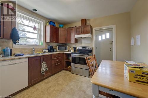 17 West 3Rd Street, Hamilton, ON - Indoor Photo Showing Kitchen