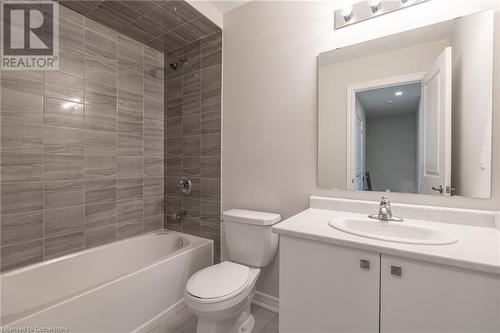 149 Aquasanta Crescent, Hamilton, ON - Indoor Photo Showing Bathroom