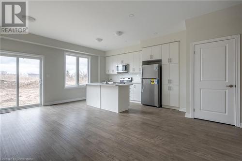 149 Aquasanta Crescent, Hamilton, ON - Indoor Photo Showing Kitchen