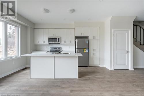 149 Aquasanta Crescent, Hamilton, ON - Indoor Photo Showing Kitchen