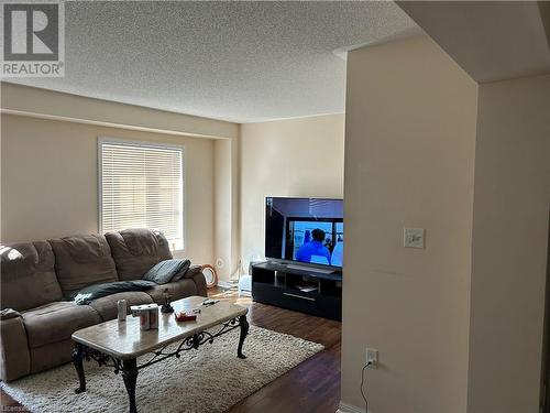 66 Betterton Crescent, Brampton, ON - Indoor Photo Showing Living Room