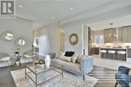 87 Aquasanta Crescent, Hamilton, ON - Indoor Photo Showing Living Room