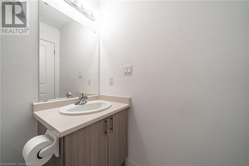 90 Charlton Avenue W Unit# 502, Hamilton, ON - Indoor Photo Showing Bathroom