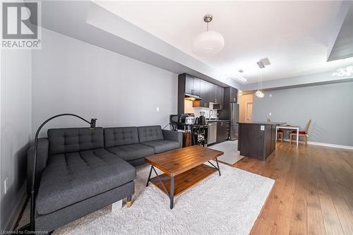 90 Charlton Avenue W Unit# 502, Hamilton, ON - Indoor Photo Showing Living Room