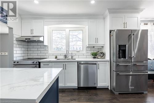 4126 London Court, Niagara Falls, ON - Indoor Photo Showing Kitchen With Stainless Steel Kitchen With Upgraded Kitchen