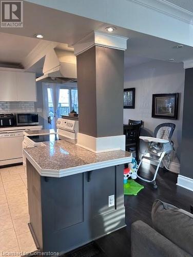 2 Weiden Street Unit# 37, St. Catharines, ON - Indoor Photo Showing Kitchen With Double Sink