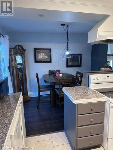 2 Weiden Street Unit# 37, St. Catharines, ON - Indoor Photo Showing Kitchen