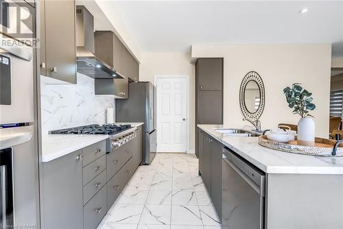 3916 Koenig Road, Burlington, ON - Indoor Photo Showing Kitchen With Double Sink With Upgraded Kitchen