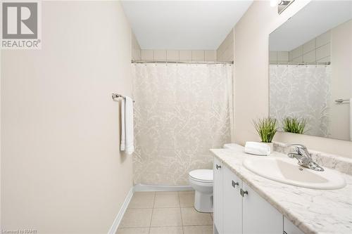 3916 Koenig Road, Burlington, ON - Indoor Photo Showing Bathroom