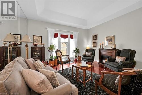 87 Boca Drive, Mount Hope, ON - Indoor Photo Showing Living Room