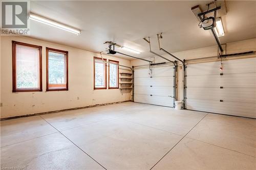 356 Roberts Road, Grimsby, ON - Indoor Photo Showing Garage