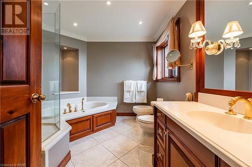 356 Roberts Road, Grimsby, ON - Indoor Photo Showing Bathroom