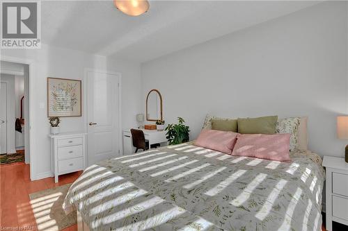 175 Fiddlers Green Road Unit# 34, Ancaster, ON - Indoor Photo Showing Bedroom