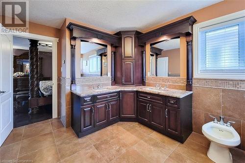 85 Paige Street, Kitchener, ON - Indoor Photo Showing Bathroom