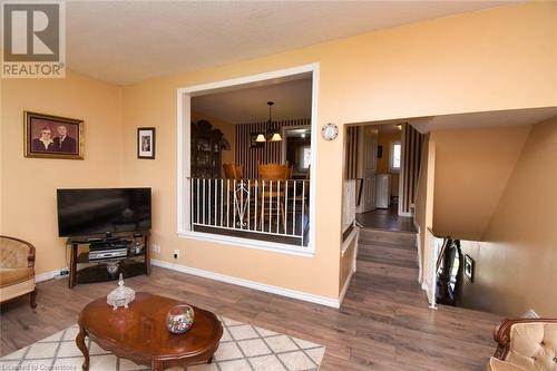 1250 Limeridge Road E Unit# 5, Hamilton, ON - Indoor Photo Showing Living Room