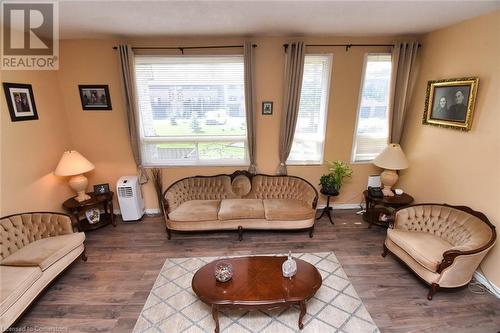 1250 Limeridge Road E Unit# 5, Hamilton, ON - Indoor Photo Showing Living Room