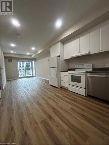 50 Herrick Avenue Unit# 108, St. Catharines, ON - Indoor Photo Showing Kitchen