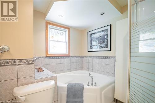 11 Glengarry Road, St. Catharines, ON - Indoor Photo Showing Bathroom