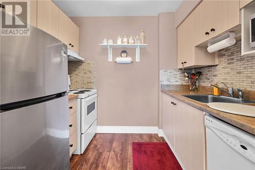 141 Catharine Street S Unit# 702, Hamilton, ON - Indoor Photo Showing Kitchen