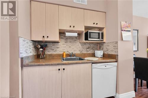 141 Catharine Street S Unit# 702, Hamilton, ON - Indoor Photo Showing Kitchen