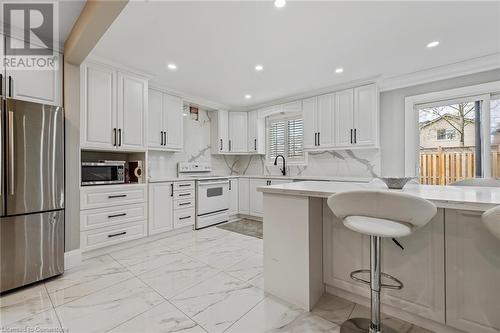 27 Emperor Avenue, Hamilton, ON - Indoor Photo Showing Kitchen