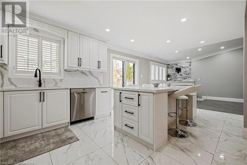 27 Emperor Avenue, Hamilton, ON - Indoor Photo Showing Kitchen With Upgraded Kitchen