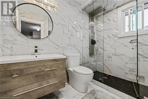 27 Emperor Avenue, Hamilton, ON - Indoor Photo Showing Bathroom