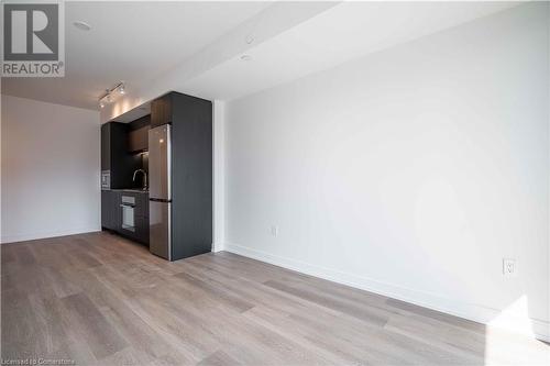 1 Jarvis Street Unit# 908, Hamilton, ON - Indoor Photo Showing Kitchen