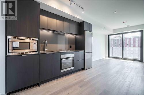 1 Jarvis Street Unit# 908, Hamilton, ON - Indoor Photo Showing Kitchen