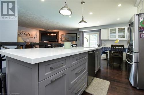 100 Stone Church Road E, Hamilton, ON - Indoor Photo Showing Kitchen With Upgraded Kitchen