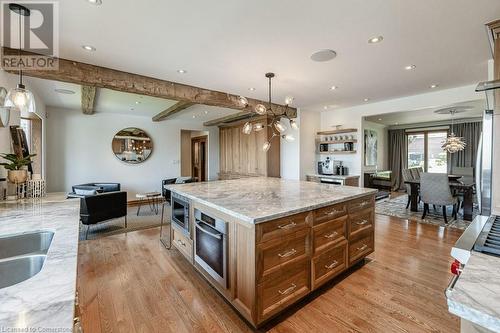 31 Hilts Drive, Hamilton, ON - Indoor Photo Showing Kitchen With Double Sink With Upgraded Kitchen