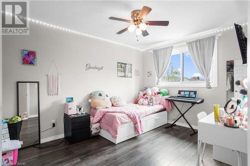 149 Greenford Drive, Hamilton, ON - Indoor Photo Showing Bedroom