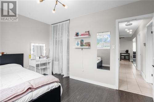 149 Greenford Drive, Hamilton, ON - Indoor Photo Showing Bedroom